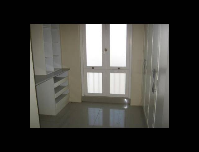2 BEDROOM APARTMENT TO LET IN POINT WATERFRONT